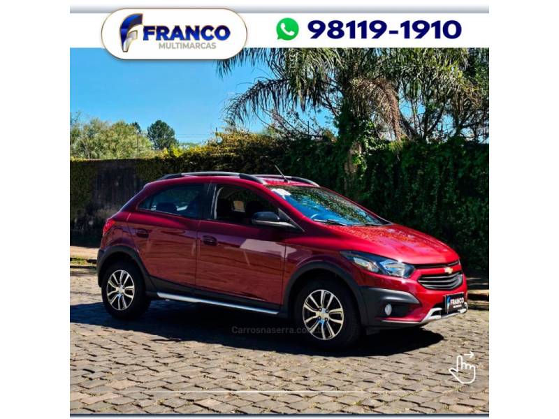 CHEVROLET - ONIX - 2017/2018 - Vermelha - Sob Consulta