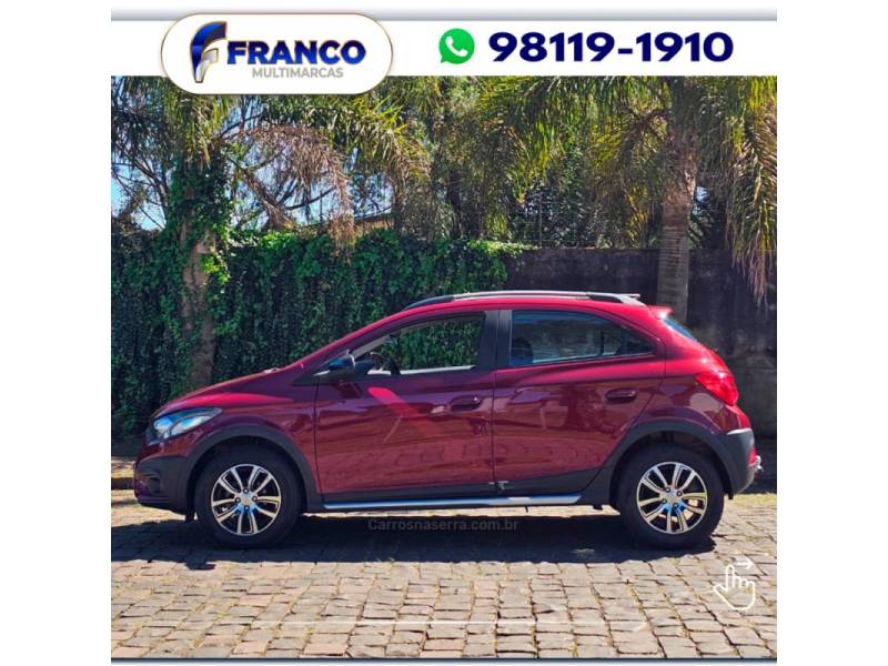 CHEVROLET - ONIX - 2017/2018 - Vermelha - Sob Consulta