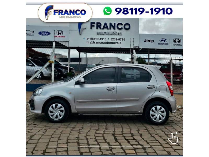 TOYOTA - ETIOS - 2017/2018 - Prata - Sob Consulta